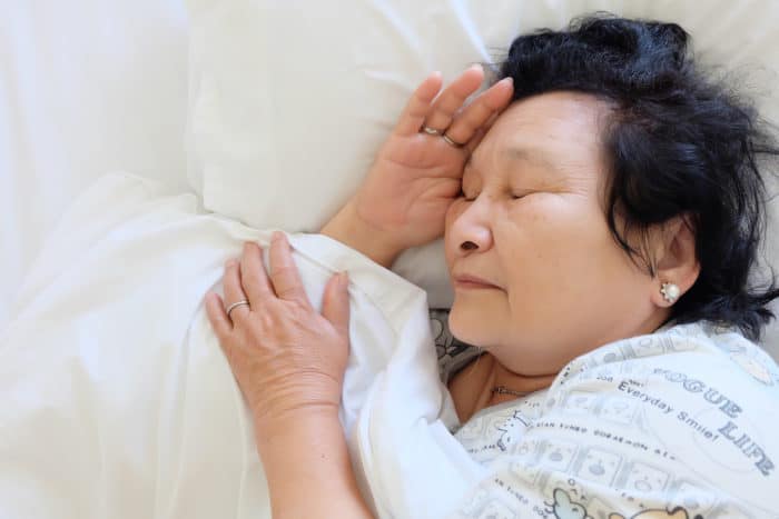 yaşlılarda derin uyku zorluklarının üstesinden gelmek