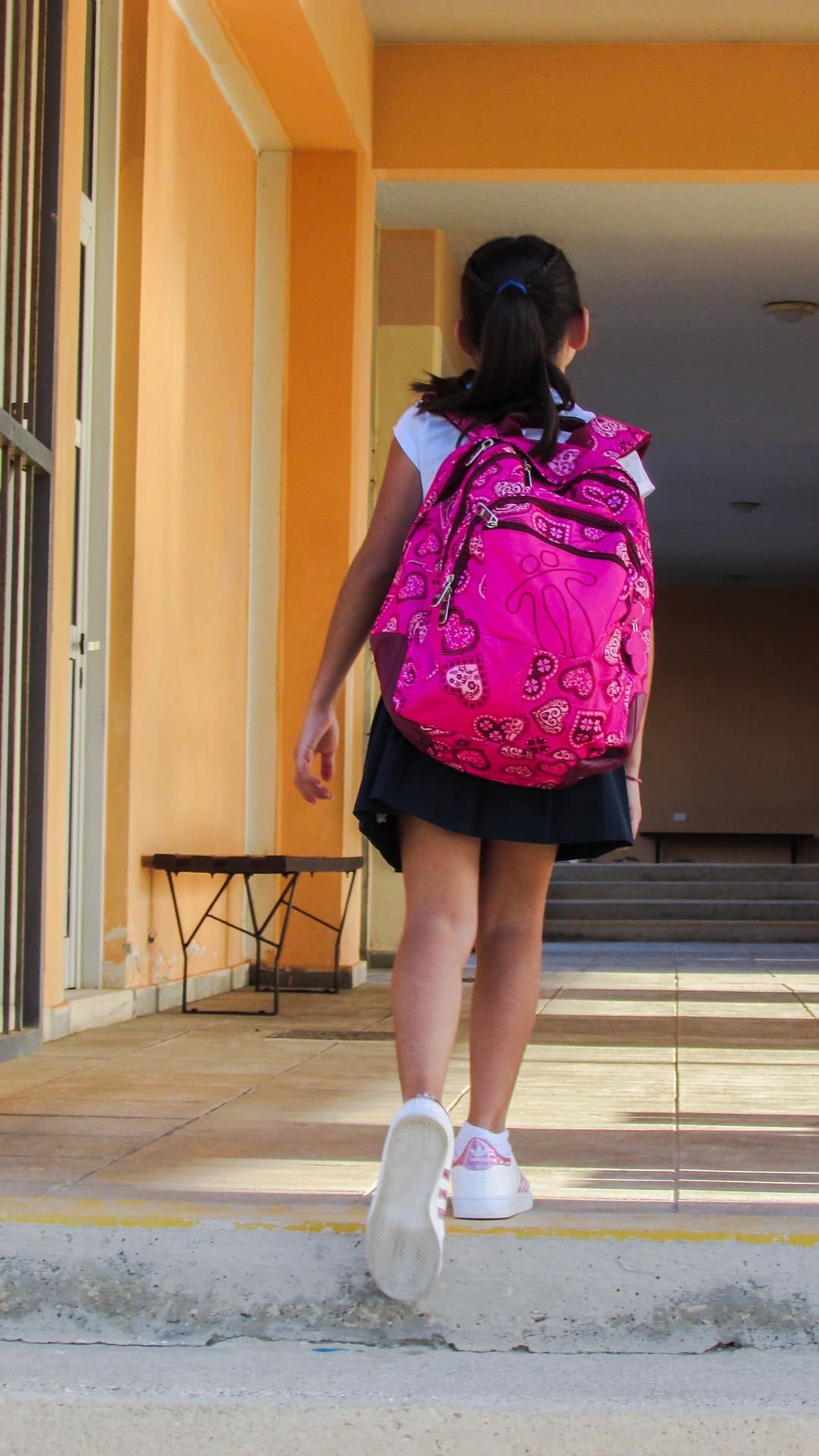 okul çantaları çocuğun omurgasına müdahale ediyor