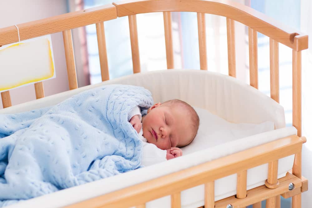 battaniye ile uyuyan bebeklerin tehlikesi