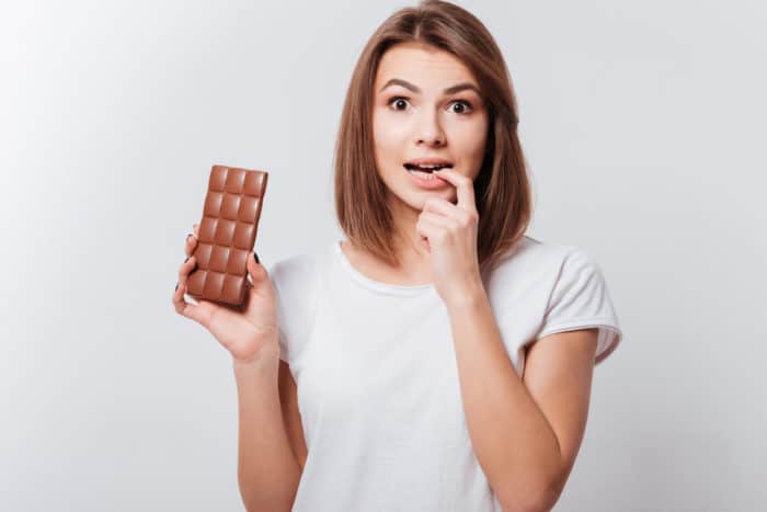 mide yeme çikolata yan etkileri