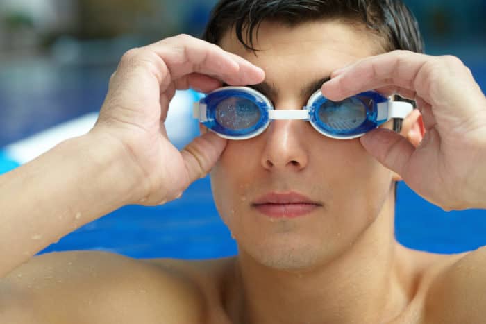 Yüzme gözlüğü kullanmanın önemi