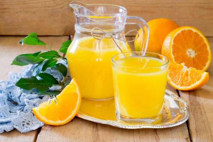 sağlıklı portakal suyu seçin