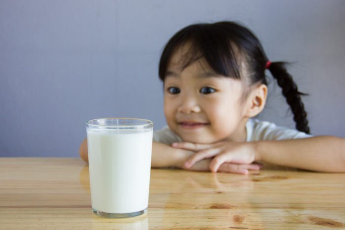 İnek Sütüne Alerjisi Olan Çocuklar İçin Alternatif Süt