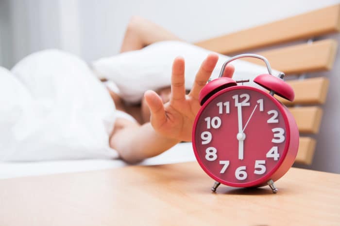 hangisi daha iyi ve öncelikli: düzenli egzersiz ya da yeterince uyku almak?